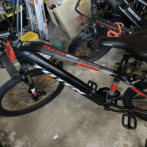 2025 Totem E Volcano 2.0 Black and Red