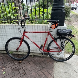 Trek 800 Red