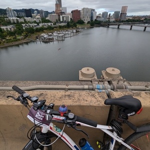 2016 GT Bicycles Transeo 2.0 Hybrid - Hydraulic front ... White, Red, and Blue