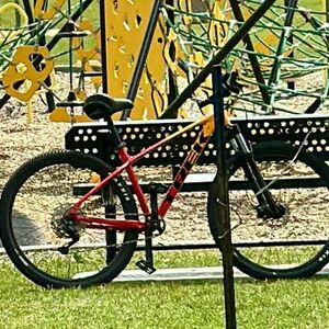 2025 Trek Marlin Red