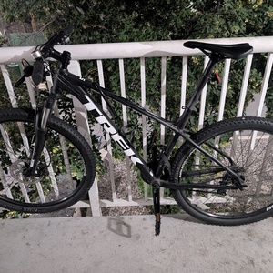 2020 Trek Marlin 5 Black