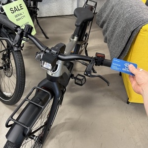 Serial 1 RUSH/CTY - S 15400445 Silver, gray or bare metal and Black