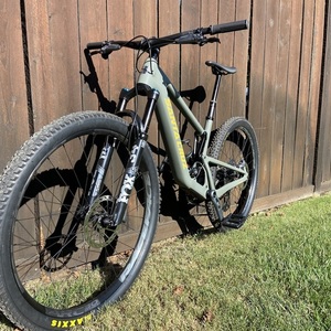 2025 Santa Cruz Tallboy 5 C 29 25 Green and Yellow or Gold
