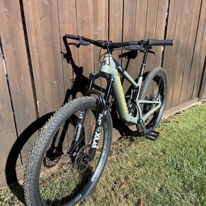 2025 Santa Cruz Tallboy 5 C 29 25 Green and Yellow or Gold