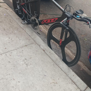 Felt Matt.Carbonfyber.racing roadside with...
