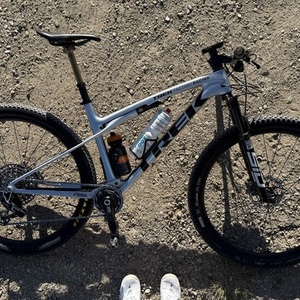 2024 Trek Supercaliber Factory Racing Silver, gray or bare metal
