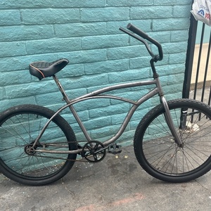 2011 Unknown Men’s Silver, gray or bare metal