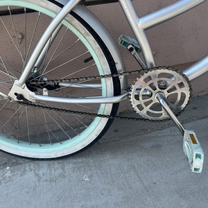 2014 Huffy Unisex cruiset Silver, gray or bare metal