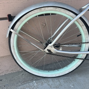 2014 Huffy Unisex cruiset Silver, gray or bare metal