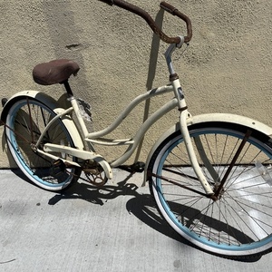 2015 Freedom Woman’s cruiser Yellow or Gold