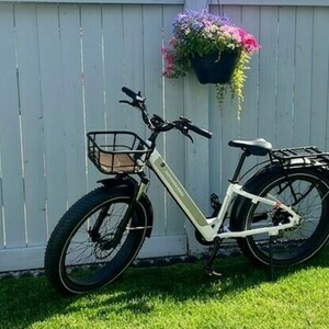 2022 Rad Power Bikes Radrover 6 Plus Step-Thru Electric Fa... White