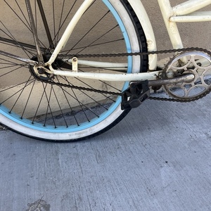 2015 Freedom Woman’s cruiser Yellow or Gold