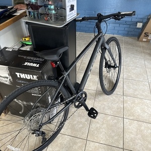 Trek FX 3 DISC Gen 3 Matte Dnister Black SM Black