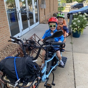 2024 Rad Power Bikes Radwagon 5 cargo bike rear Blue