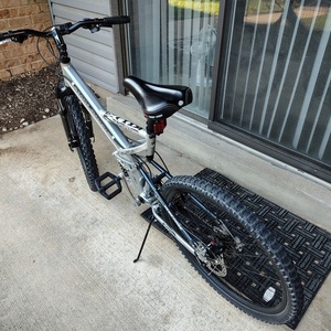 2010 Mongoose Blackcomb Silver, gray or bare metal