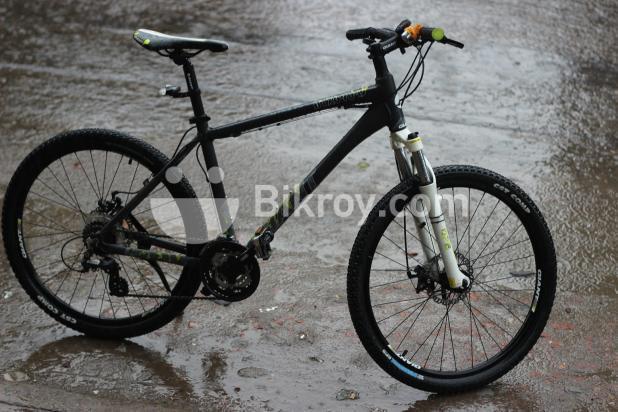 2012 Giant ATX 690-D