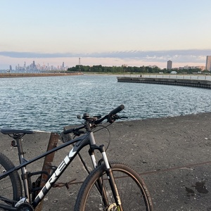 2021 Trek MARLIN 5 Black and Silver, gray or bare metal