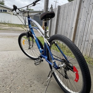 2008 K2 Shorewood LWB Blue and Silver, gray or bare metal