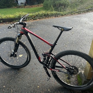 2016 Giant Anthem Red and Black