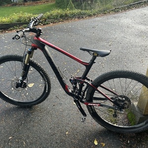 2016 Giant Anthem Red and Black