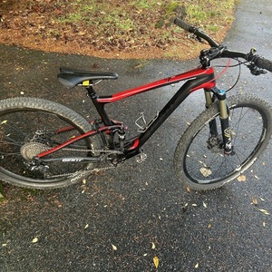 2016 Giant Anthem Red and Black