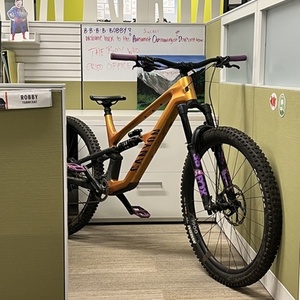 2024 Canyon bicycles Spectral CF 8 CLLCTV Orange