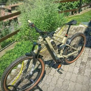 2021 Cube Full Sospension bicicletta Brown e Stickers tape or other cover-up