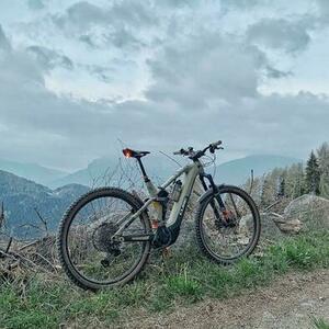 2021 Cube Full Sospension bicicletta Brown e Stickers tape or other cover-up