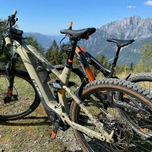 2021 Cube Full Sospension bicicletta Brown e Stickers tape or other cover-up