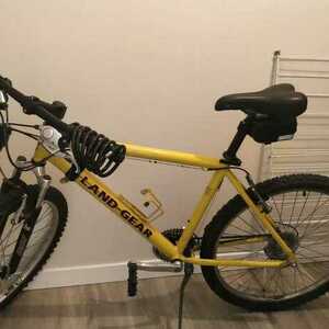 2025 Land Gear unknown Yellow or Gold