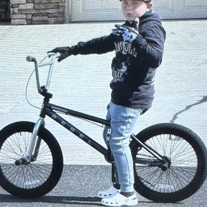 2023 Mongoose Rebel X1 20 inch Black