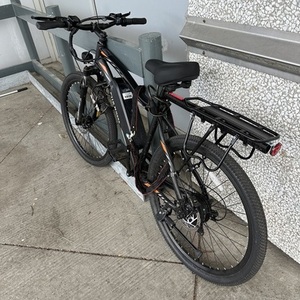 2025 5th wheel Discover Black and Orange