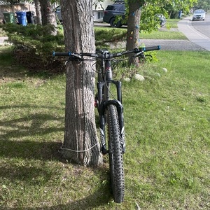 2018 Rocky Mountain Bicycles Element Black