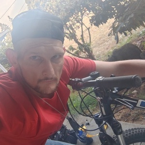 GT Bicycles backwoods Black and Silver, gray or bare metal