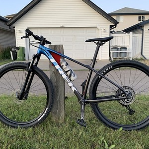 2022 Trek Marlin 8 Hardtail Blue and Black