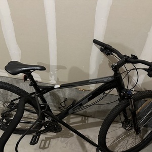 2021 GT Bicycles Avalanche Sport Black