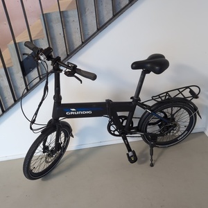 2023 Grundig Grundig E20 Black