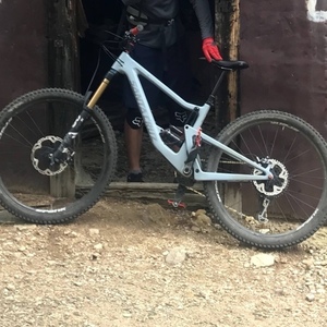 2018 Santa Cruz Bronson Silver, gray or bare metal
