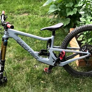 2018 Santa Cruz Bronson Silver, gray or bare metal