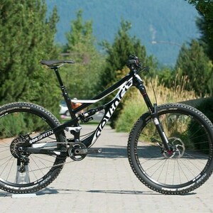 2015 Devinci Carbon Spartan White and Black