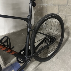 2025 Giant Revolt 2 Black and Orange