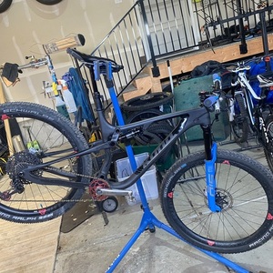 2024 Kona Hei Hei CRDL Silver, gray or bare metal