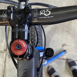 2024 Kona Hei Hei CRDL Silver, gray or bare metal