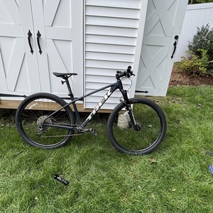 Trek Black