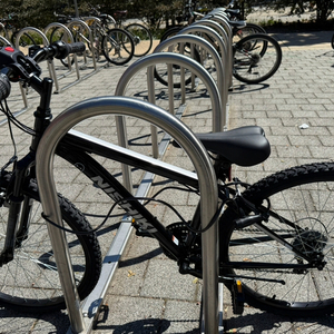 Nishiki Pueblo Black and Silver, gray or bare metal