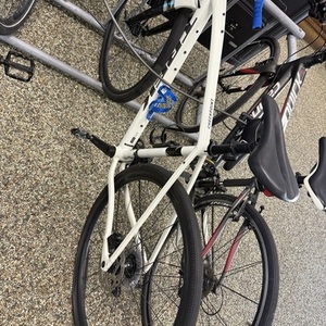 2022 Trek Checkpoint White