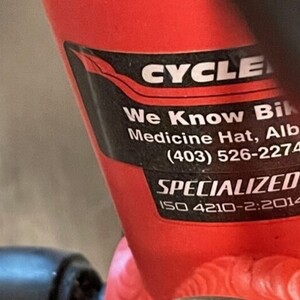 2016 Specialized ISO 4210-2:2014 Pink and White