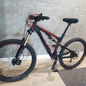 2017 SCOTT 740 Black and Red