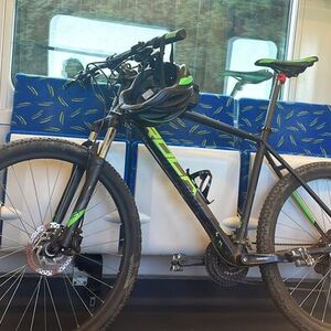 2019 Rock Machine Black and Green