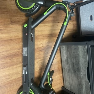 2025 F20 e-scooter Black